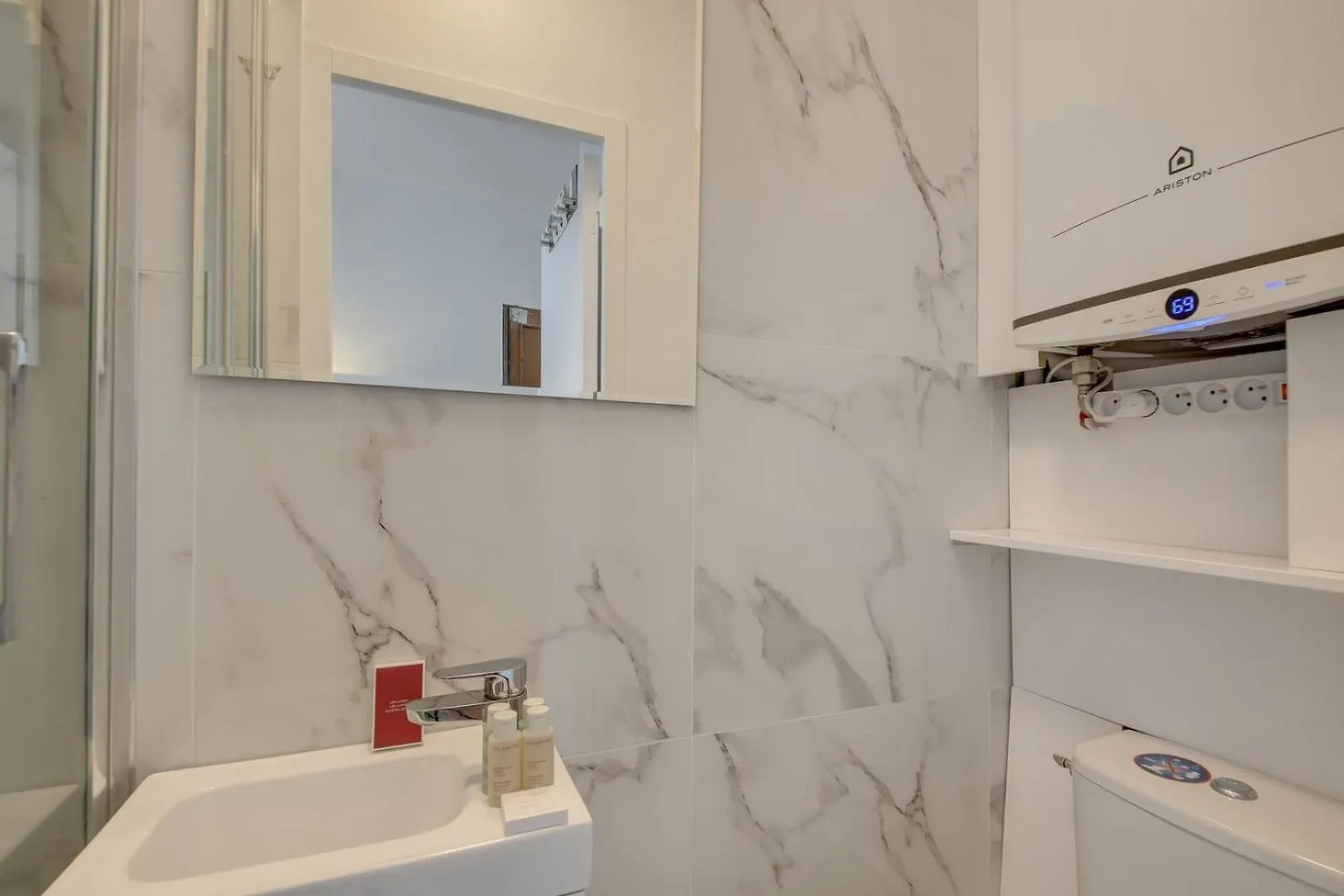 Apartment Tiny House St Honore *
